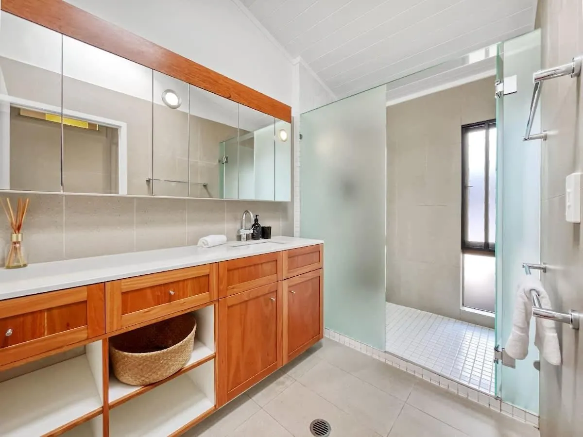 Luxurious Mountain Retreat Near Maleny Holiday home Booroobin