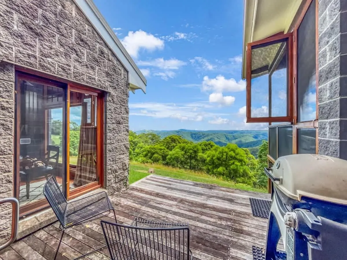 Luxurious Mountain Retreat Near Maleny Holiday home Booroobin