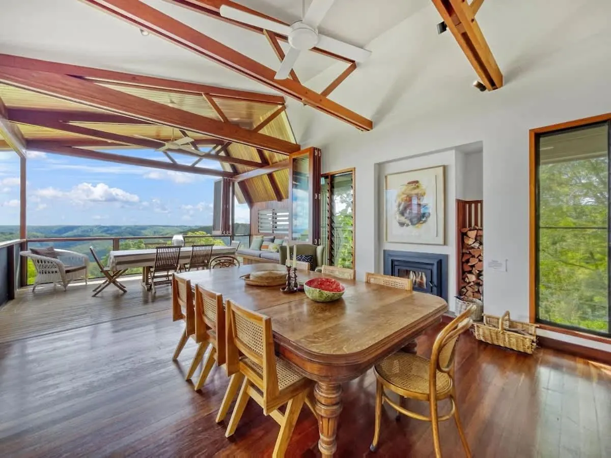 Luxurious Mountain Retreat Near Maleny Holiday home Booroobin